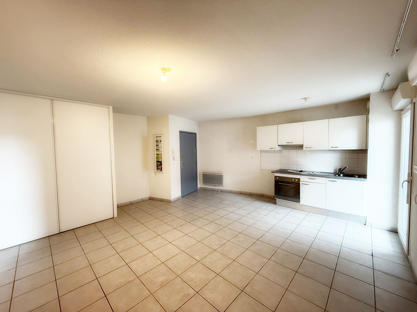 Centre Ville 2 pi\u00e8ce(s) 42.72 m2